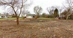 Barrington – 1011B S Cook St