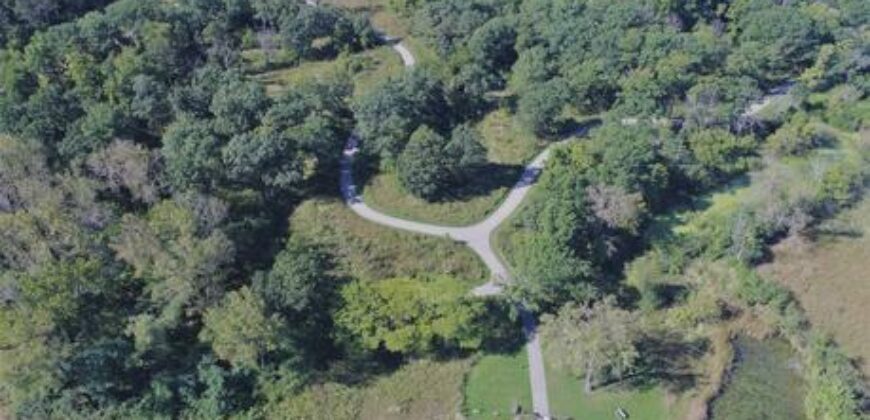 Lindenhurst – 428  Woodland Trl  Lot 11